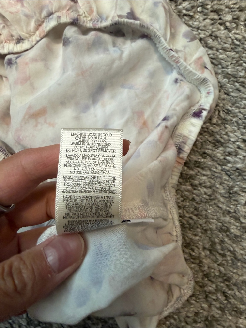 Anthropologie floral sleeveless blouse neutral motif - Picture 5 of 6